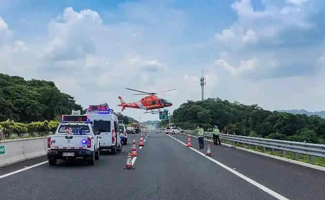 施秉高速公路汽车救援案例